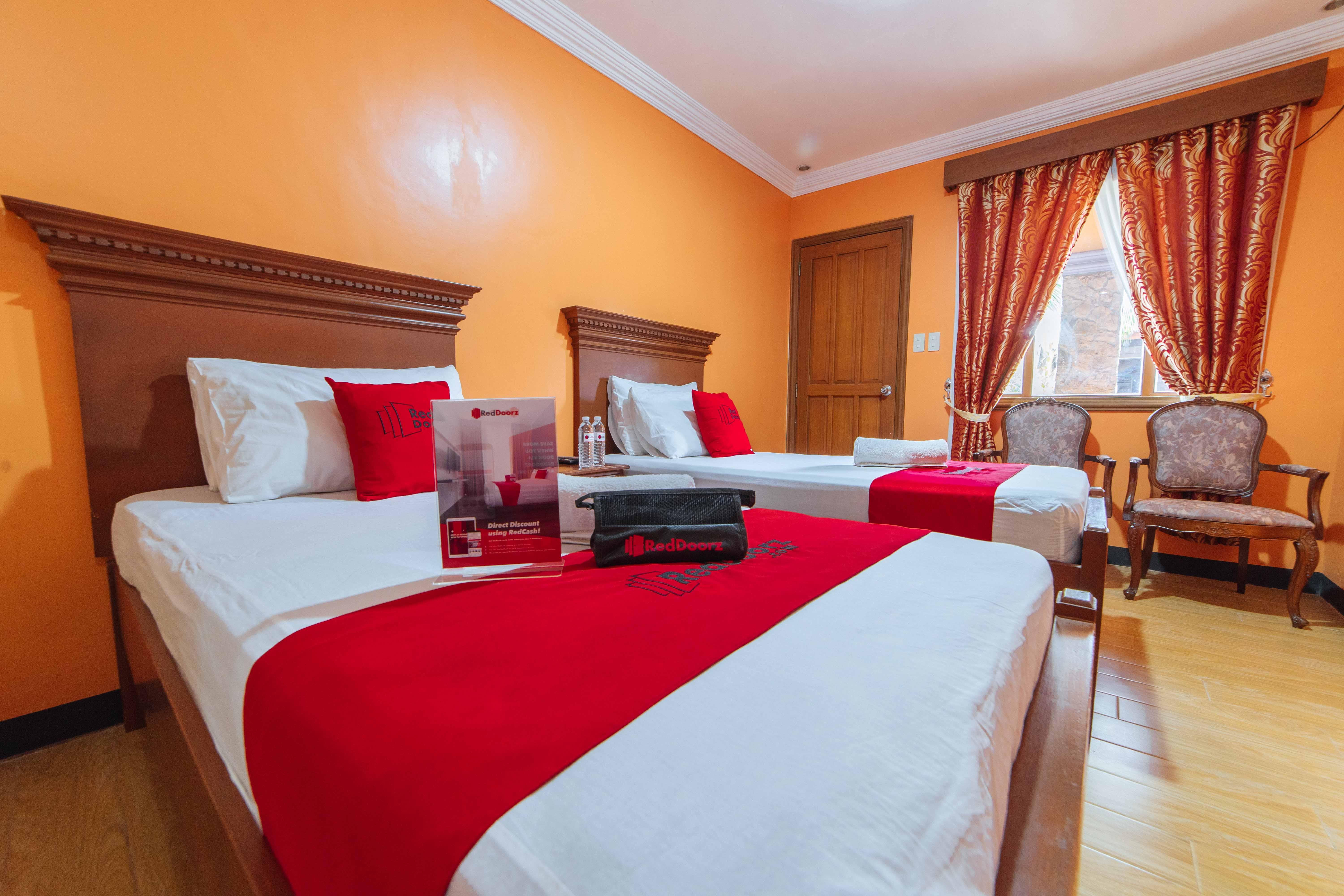 Reddoorz Plus @ Starhomes Olivianville Tarlac City Esterno foto
