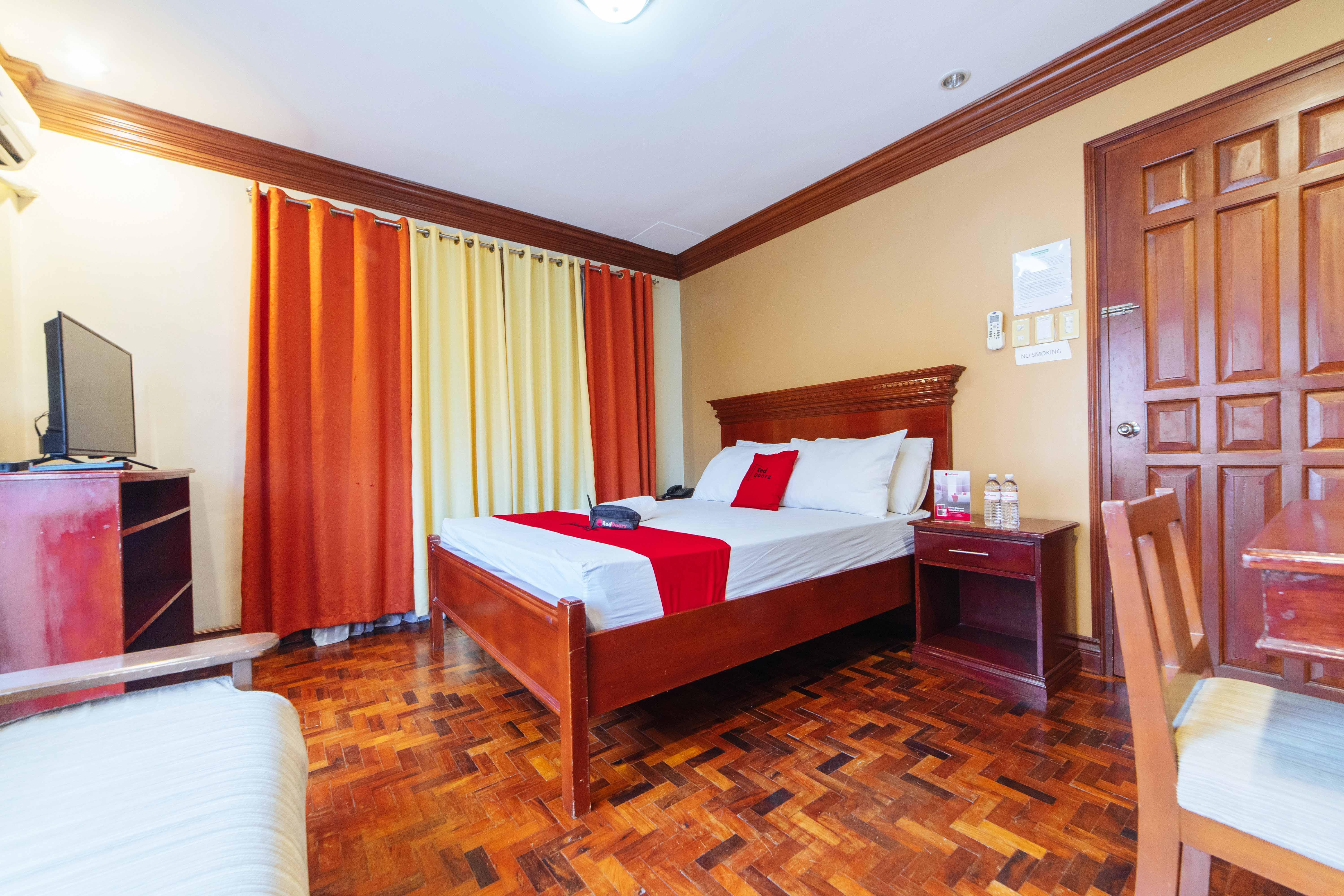 Reddoorz Plus @ Starhomes Olivianville Tarlac City Esterno foto