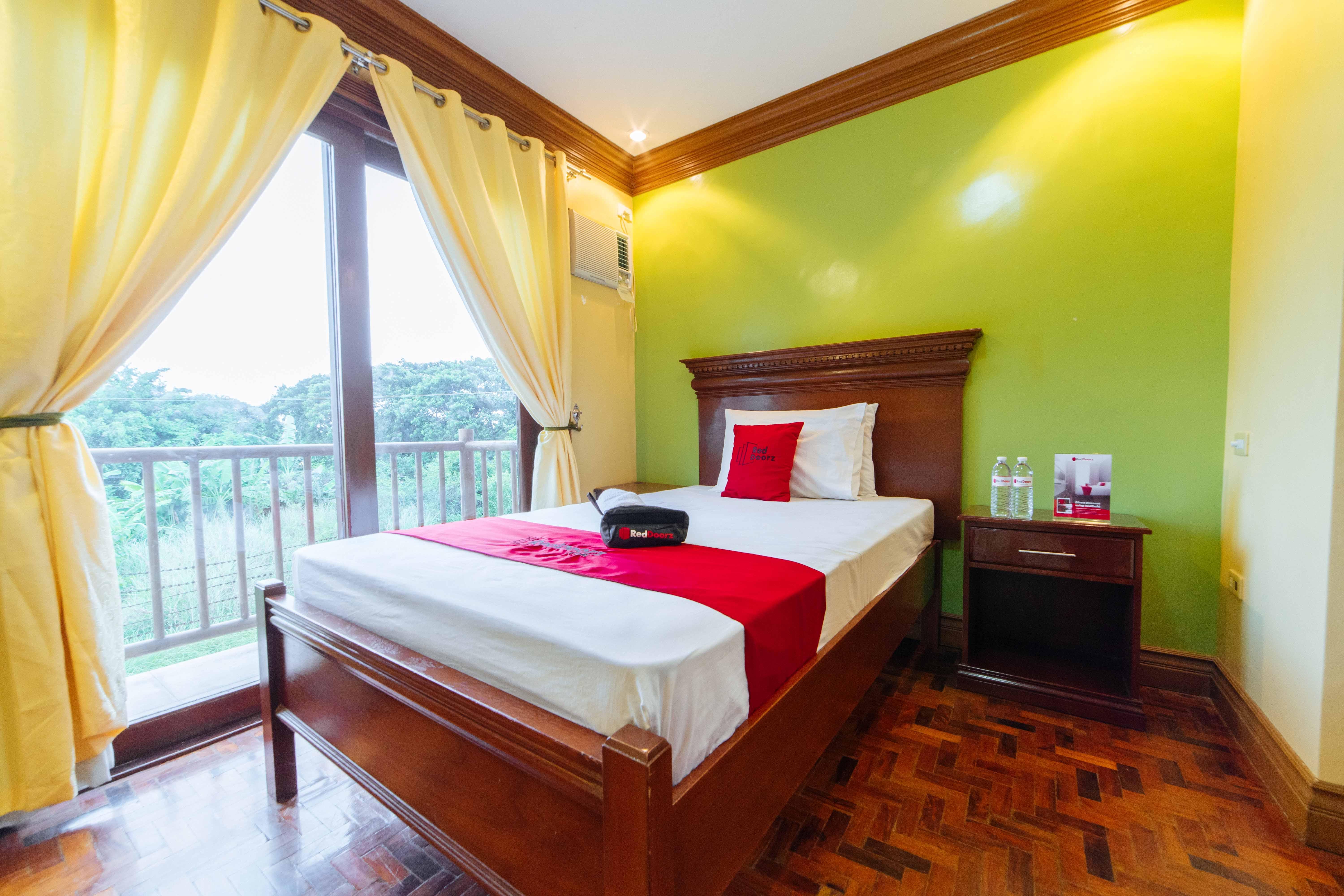 Reddoorz Plus @ Starhomes Olivianville Tarlac City Esterno foto