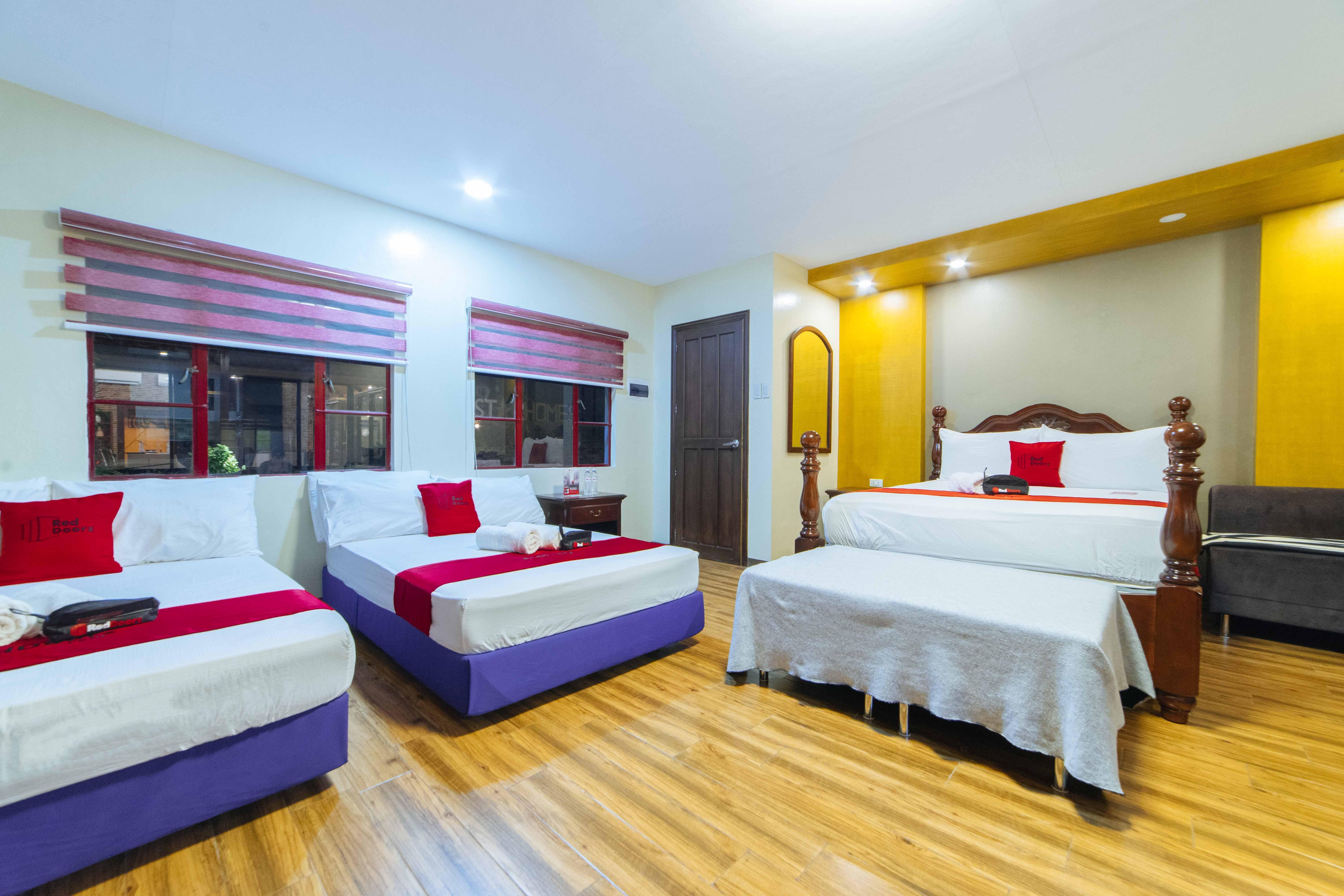 Reddoorz Plus @ Starhomes Olivianville Tarlac City Esterno foto