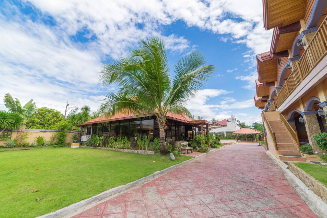 Reddoorz Plus @ Starhomes Olivianville Tarlac City Esterno foto