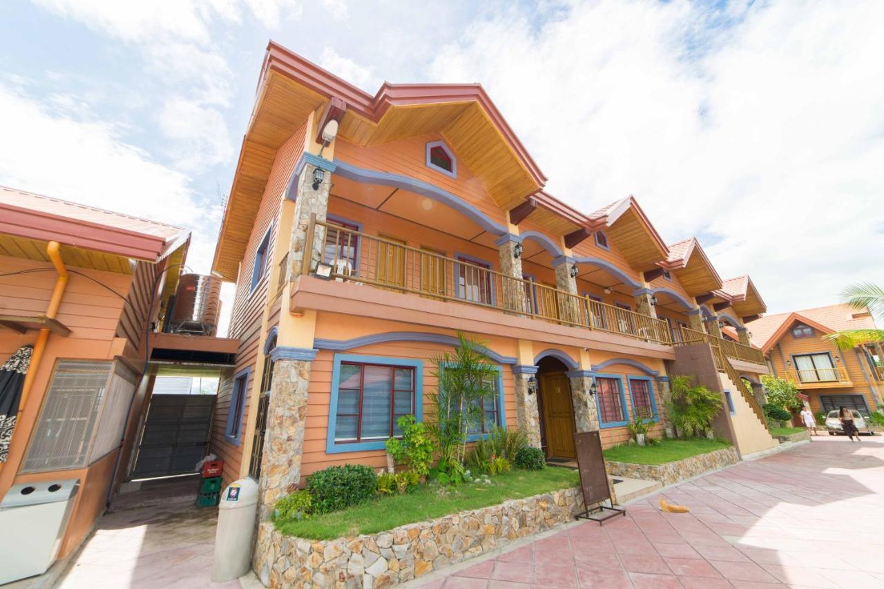 Reddoorz Plus @ Starhomes Olivianville Tarlac City Esterno foto