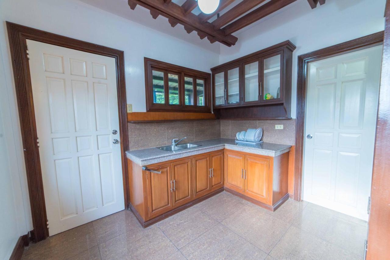 Reddoorz Plus @ Starhomes Olivianville Tarlac City Esterno foto